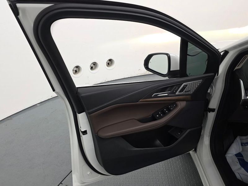 2025 BMW 2 Series 220i Luxury photo 24