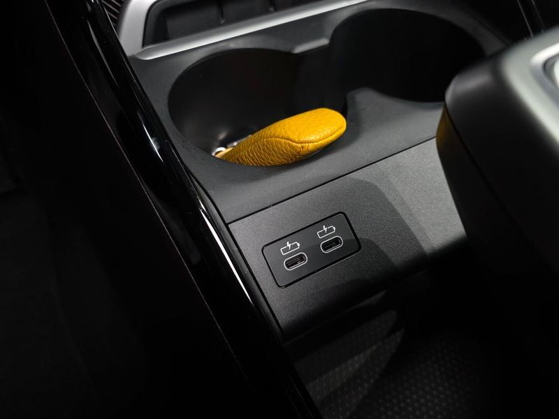 2025 BMW 2 Series 220i Luxury photo 26