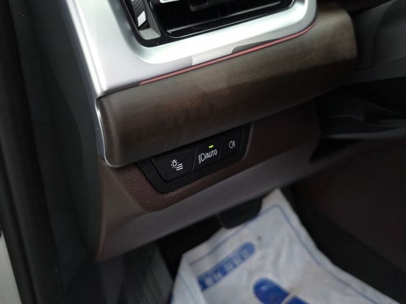 2025 BMW 2 Series 220i Luxury photo 28