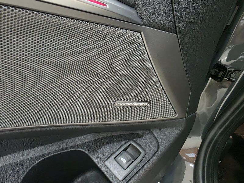 2025 BMW 3 Series 320i M Sport photo 16