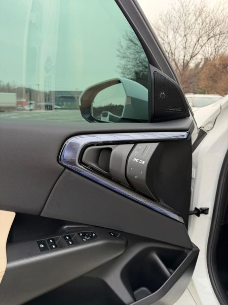 2025 BMW X3 xDrive 20d M Sport photo 8