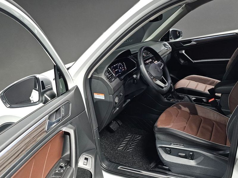 2023 Volkswagen Tiguan 2.0 TSI Prestige photo 10