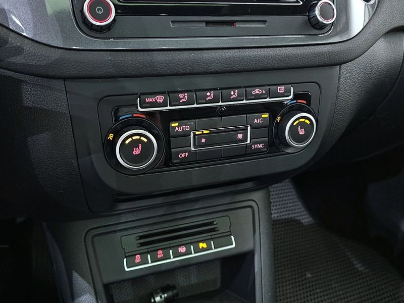 2013 Volkswagen Tiguan 2.0 TDI Premium 5N photo 17