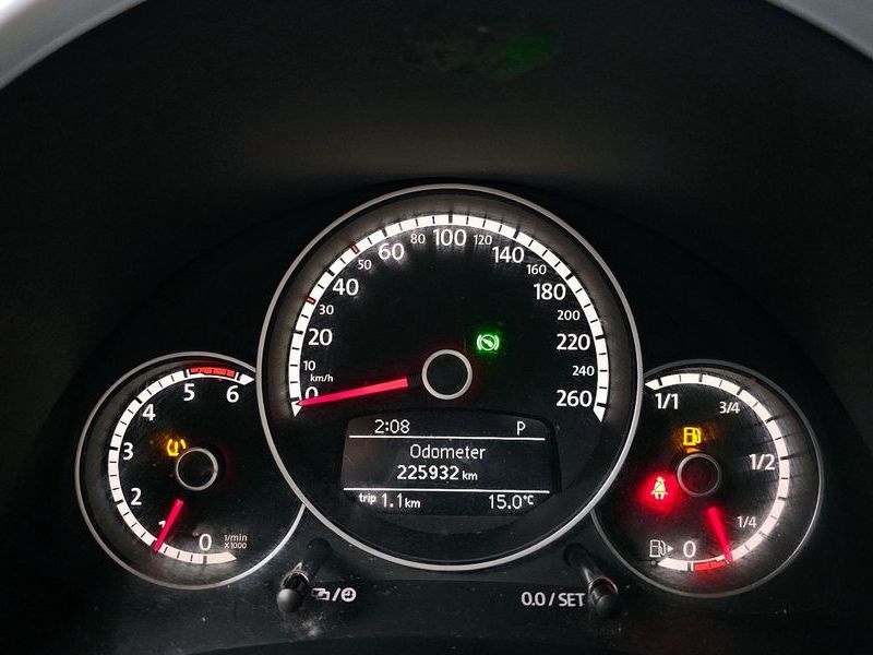 2015 Volkswagen Beetle 2.0 TDI 3rd photo 8
