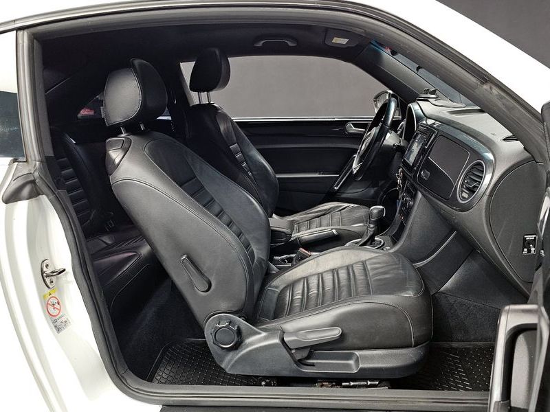 2015 Volkswagen Beetle 2.0 TDI 3rd photo 10