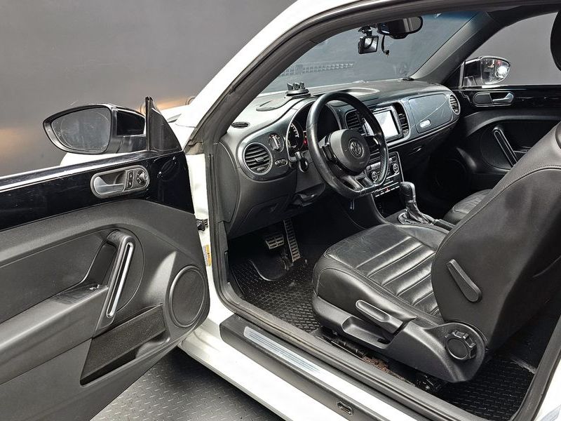2015 Volkswagen Beetle 2.0 TDI 3rd photo 11