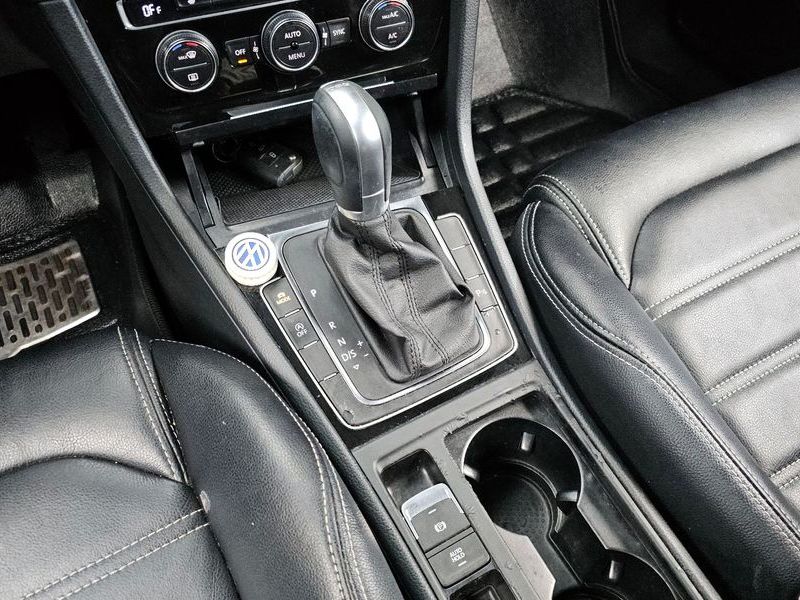 2015 Volkswagen Golf 2.0 TDI photo 9