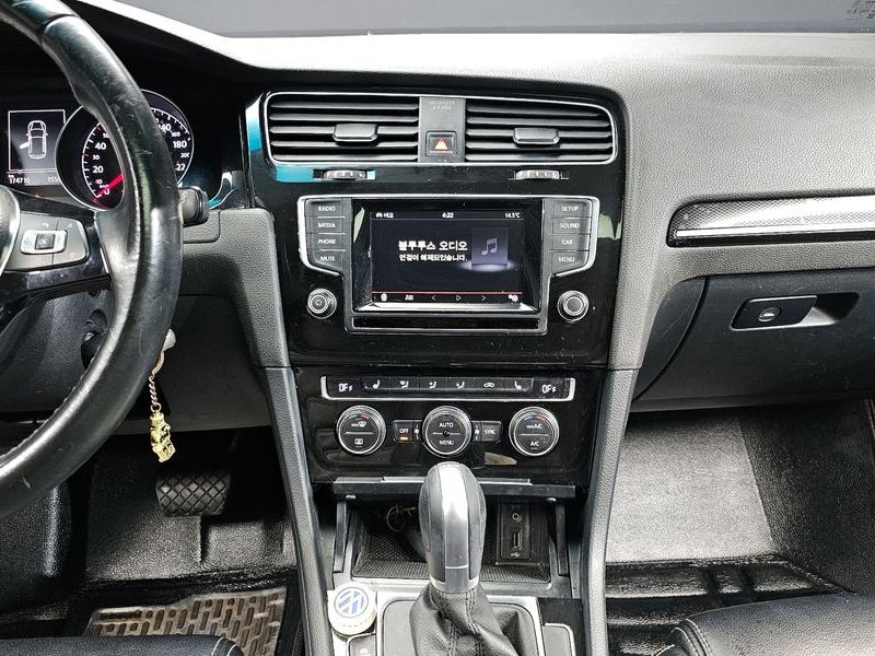 2015 Volkswagen Golf 2.0 TDI photo 14