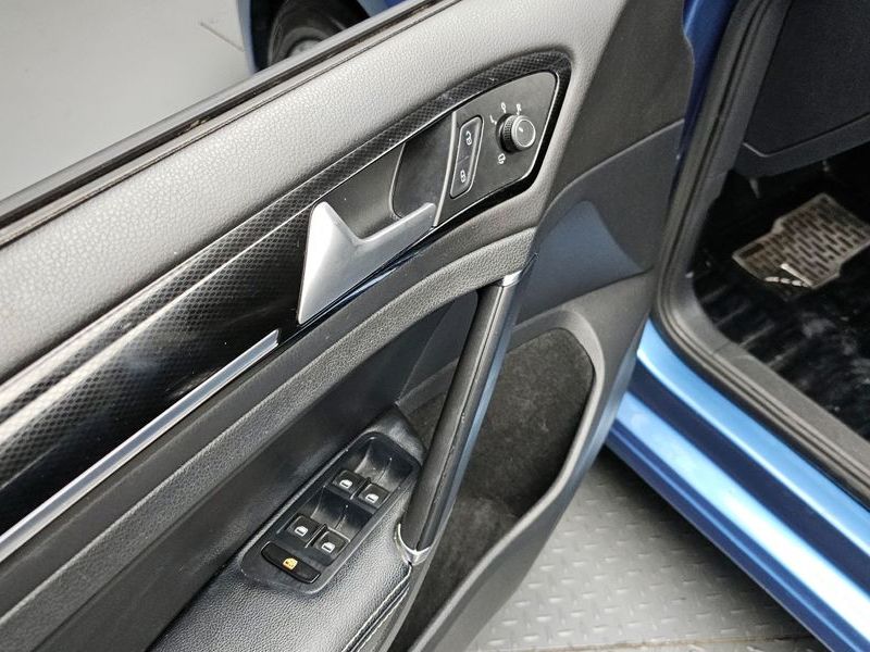 2015 Volkswagen Golf 2.0 TDI photo 17