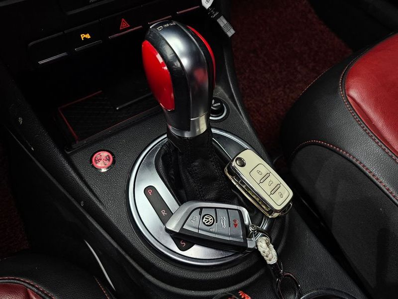 2013 Volkswagen Beetle 2.0 TDI Premium 3rd photo 9