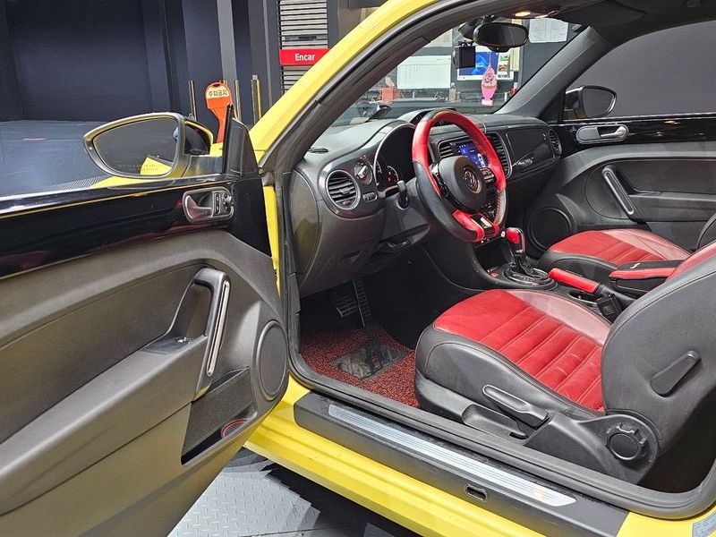 2013 Volkswagen Beetle 2.0 TDI Premium 3rd photo 11