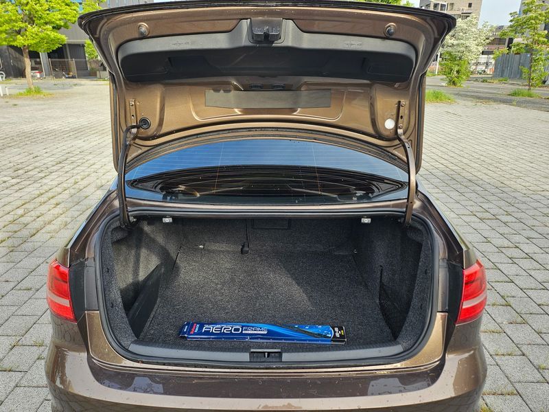 2015 Volkswagen Jetta 2.0 TDI BlueMotion 6th photo 9