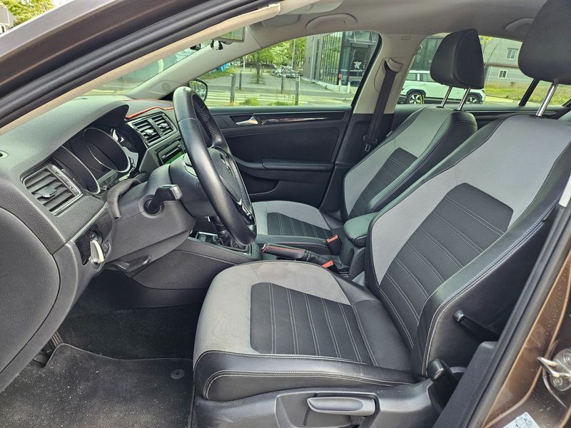 2015 Volkswagen Jetta 2.0 TDI BlueMotion 6th photo 11