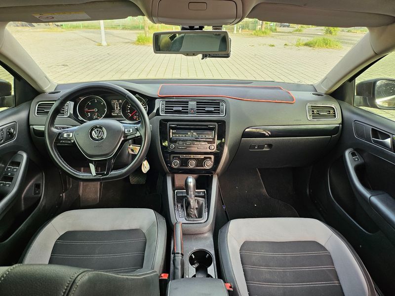 2015 Volkswagen Jetta 2.0 TDI BlueMotion 6th photo 14