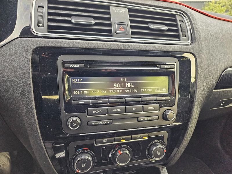 2015 Volkswagen Jetta 2.0 TDI BlueMotion 6th photo 16