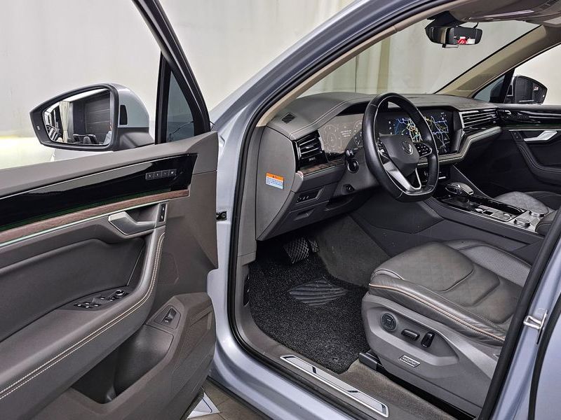 2021 Volkswagen Touareg 3.0 TDI Prestige photo 10