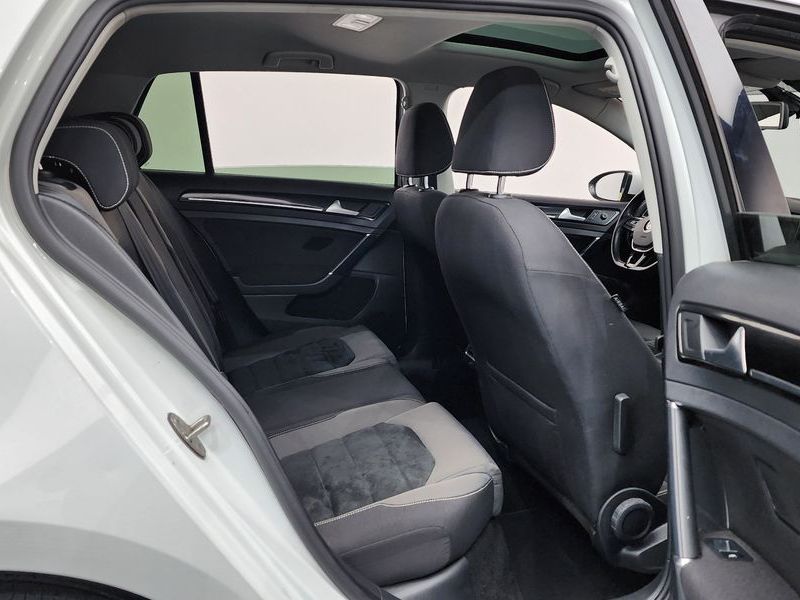 2015 Volkswagen Golf 2.0 TDI photo 12