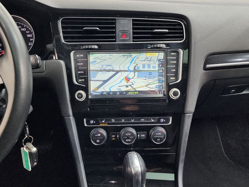 2015 Volkswagen Golf 2.0 TDI photo 14