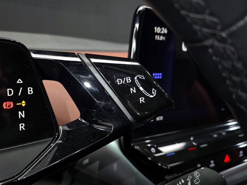 2023 Volkswagen ID.4 Pro photo 9
