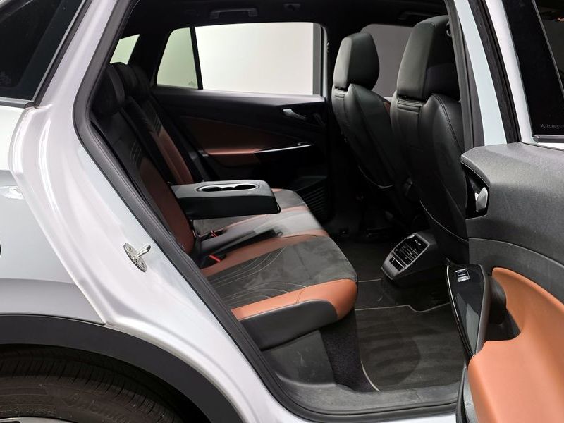 2023 Volkswagen ID.4 Pro photo 12