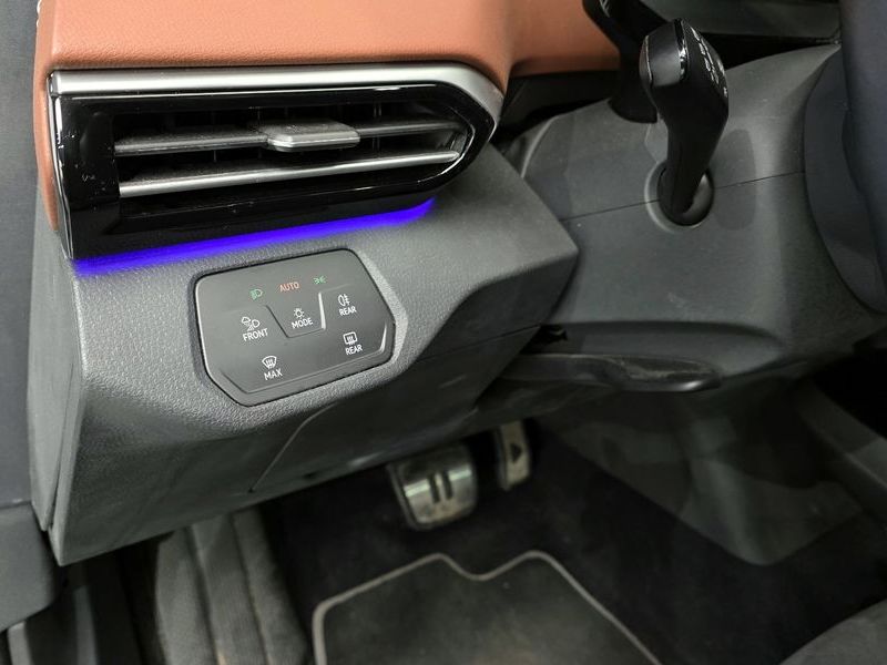 2023 Volkswagen ID.4 Pro photo 18