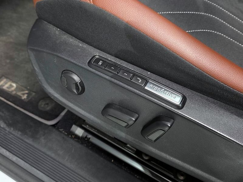 2023 Volkswagen ID.4 Pro photo 19