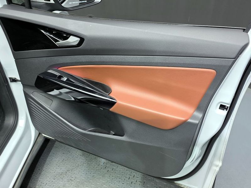 2023 Volkswagen ID.4 Pro photo 24