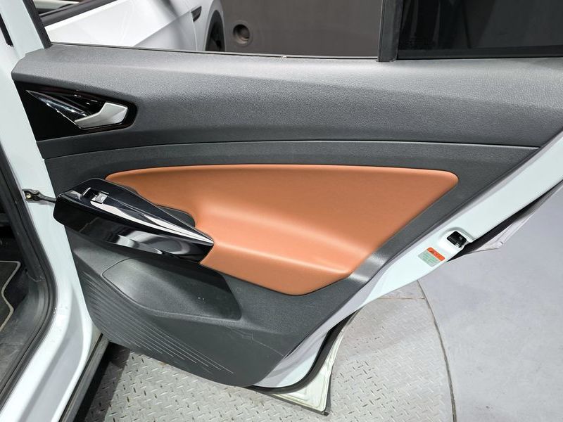 2023 Volkswagen ID.4 Pro photo 25