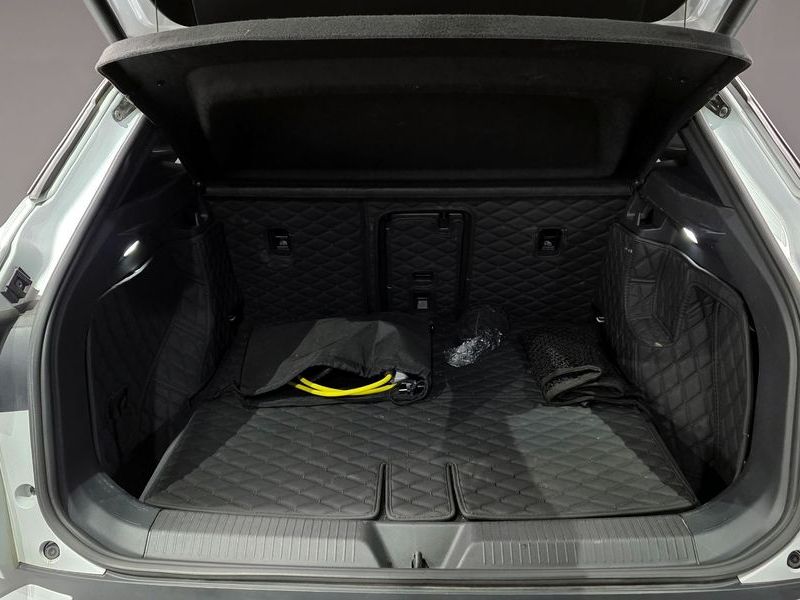 2023 Volkswagen ID.4 Pro photo 28