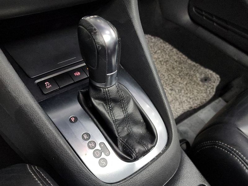 2013 Volkswagen Golf 2.0 TDI StyleEdition photo 9