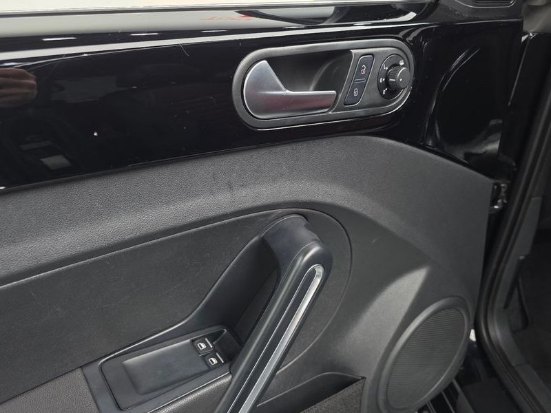 2014 Volkswagen Beetle 2.0 TDI 3rd photo 18
