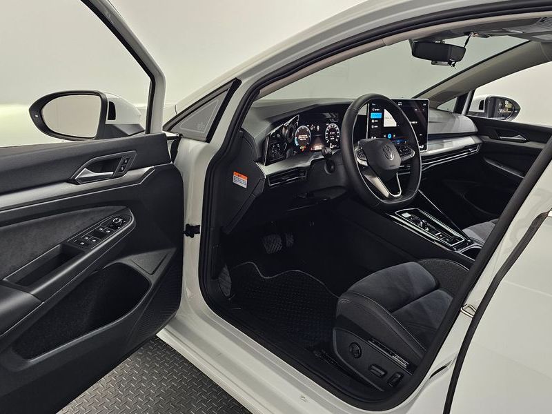 2025 Volkswagen Golf 2.0 TDI Premium photo 10