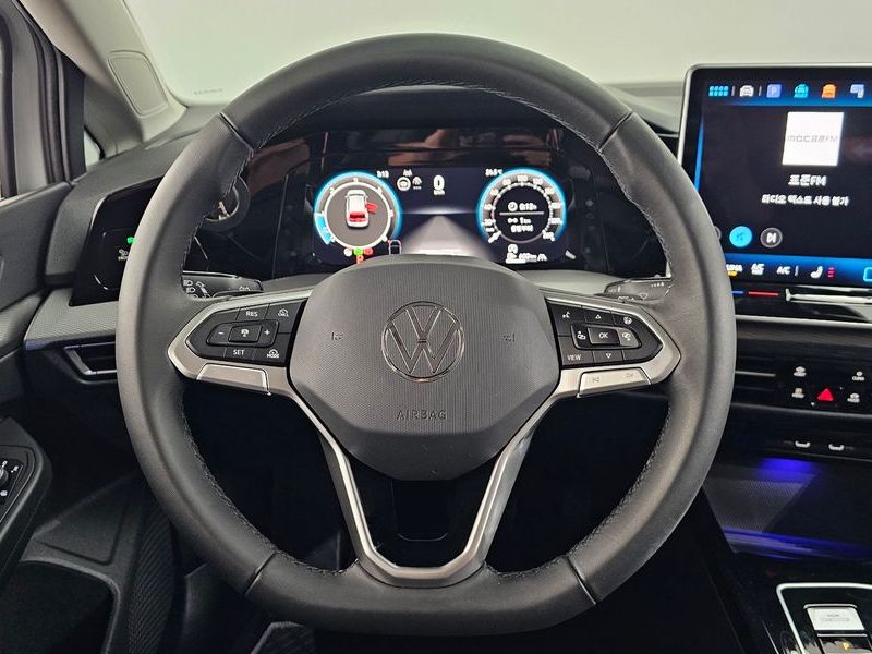 2025 Volkswagen Golf 2.0 TDI Premium photo 12