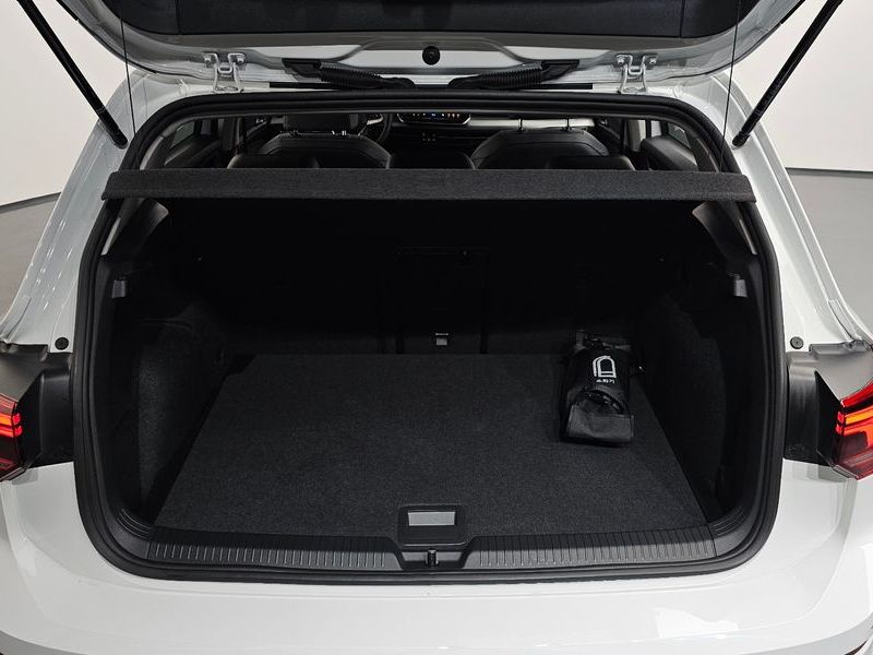 2025 Volkswagen Golf 2.0 TDI Premium photo 20