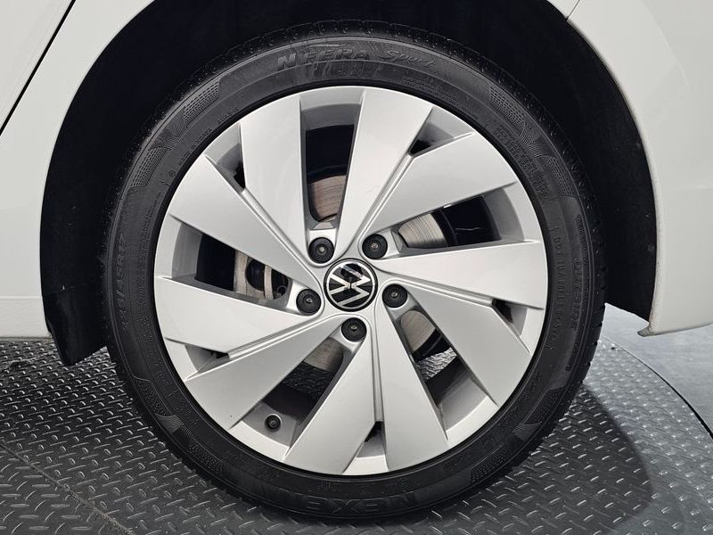 2025 Volkswagen Golf 2.0 TDI Premium photo 21