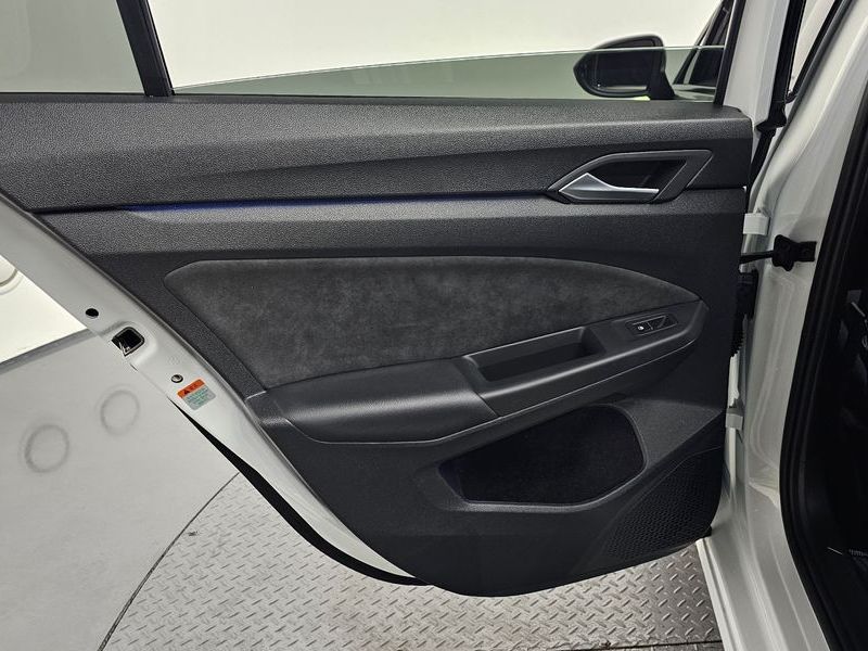 2025 Volkswagen Golf 2.0 TDI Premium photo 25