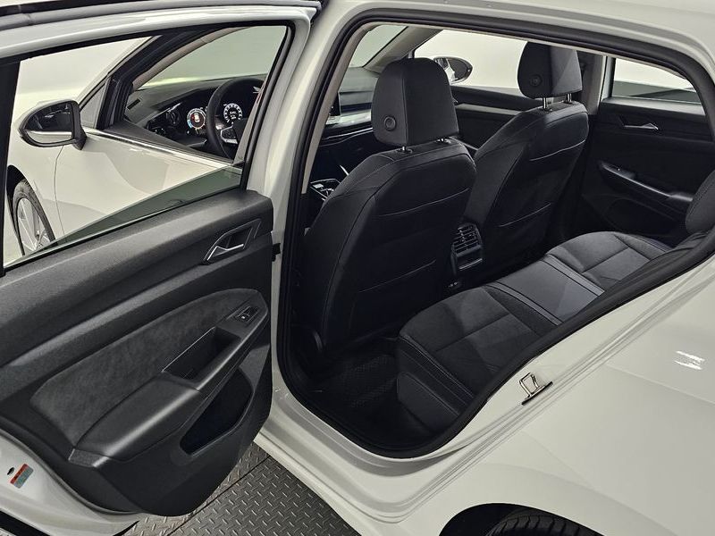 2025 Volkswagen Golf 2.0 TDI Premium photo 29