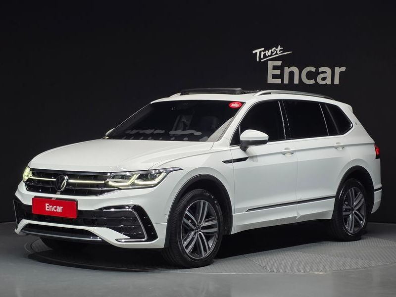 2023 Volkswagen Tiguan 2.0 TSI R-Line photo 1