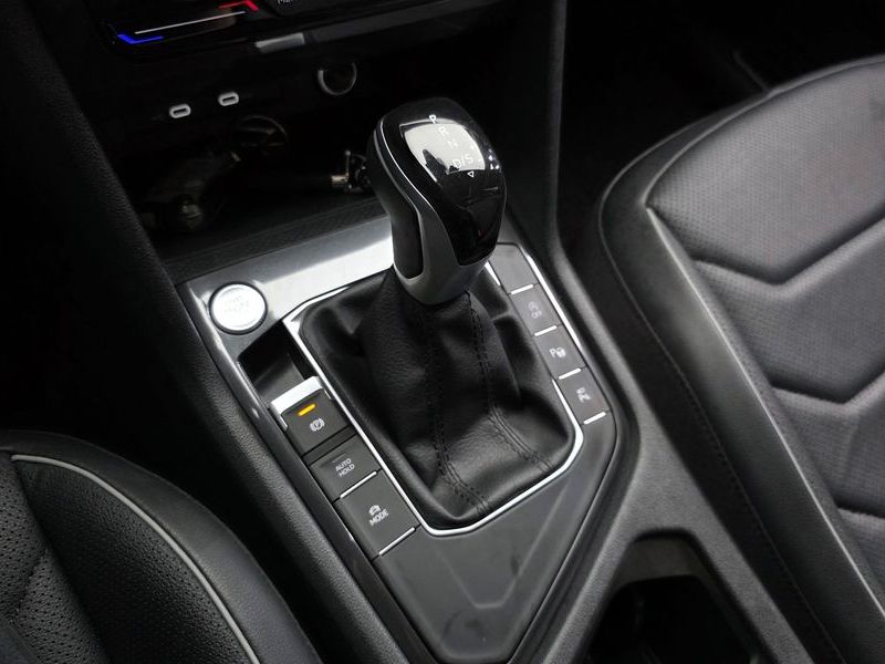 2023 Volkswagen Tiguan 2.0 TSI R-Line photo 9