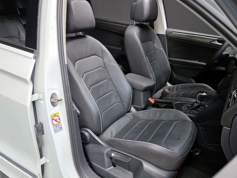 2023 Volkswagen Tiguan 2.0 TSI R-Line photo 12