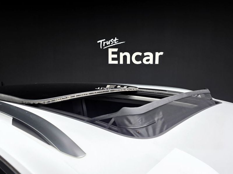 2023 Volkswagen Tiguan 2.0 TSI R-Line photo 20