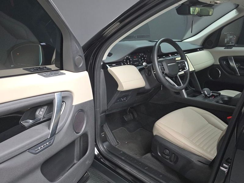 2025 Land Rover Discovery Sport P250 S photo 10