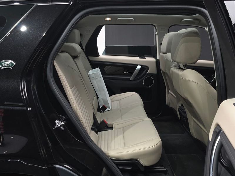 2025 Land Rover Discovery Sport P250 S photo 12