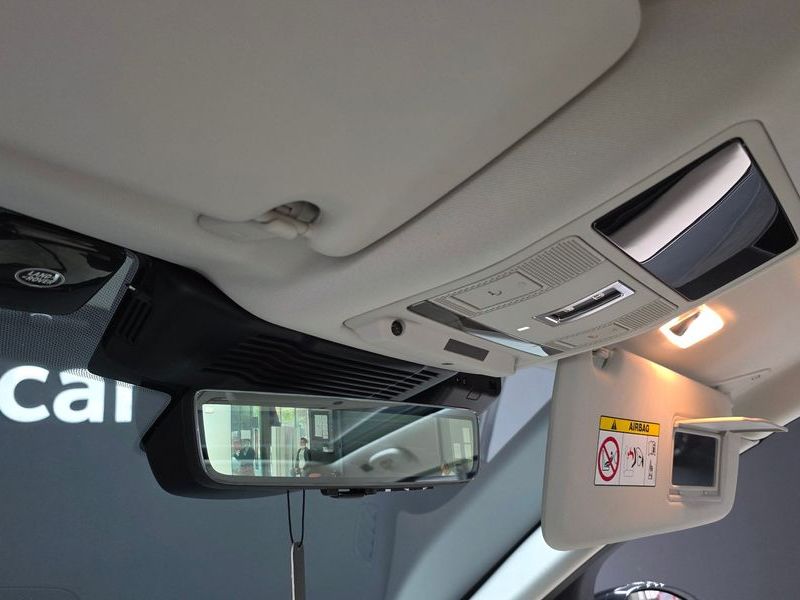 2025 Land Rover Discovery Sport P250 S photo 18