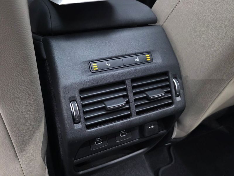 2025 Land Rover Discovery Sport P250 S photo 19