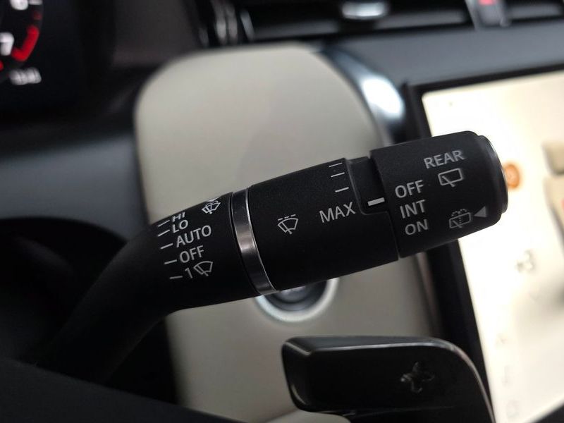 2025 Land Rover Discovery Sport P250 S photo 28