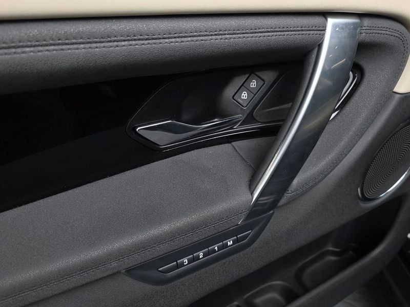 2025 Land Rover Discovery Sport P250 S photo 29