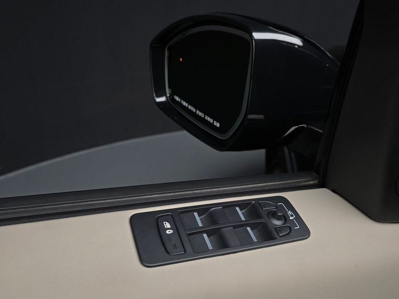 2025 Land Rover Discovery Sport P250 S photo 30