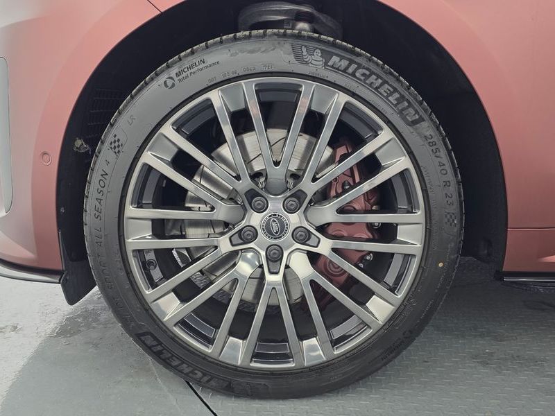 2025 Land Rover Range Rover Sport P635 SV Edition 2 photo 9