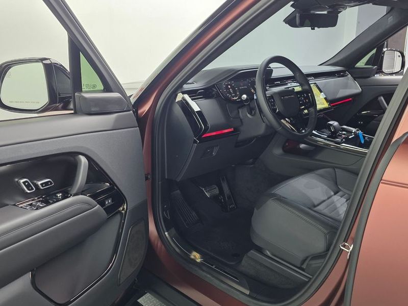 2025 Land Rover Range Rover Sport P635 SV Edition 2 photo 11